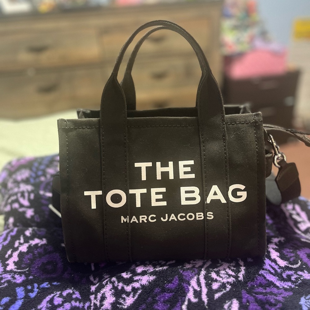 The Tote Bag (Small)🖤